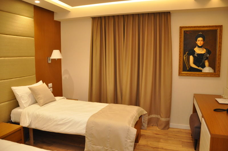 Hotel Queen Selitë e Vogël Exterior foto